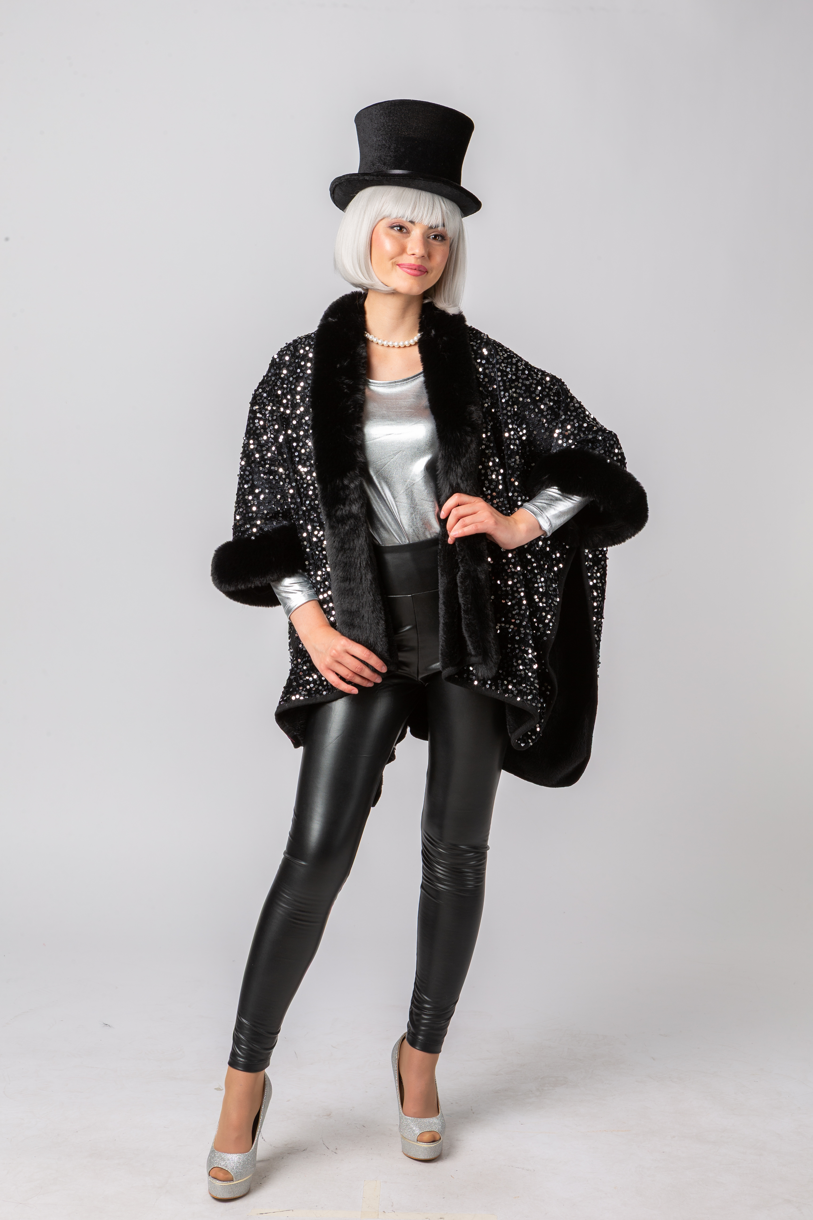 Pailettenponcho, schwarz-silber