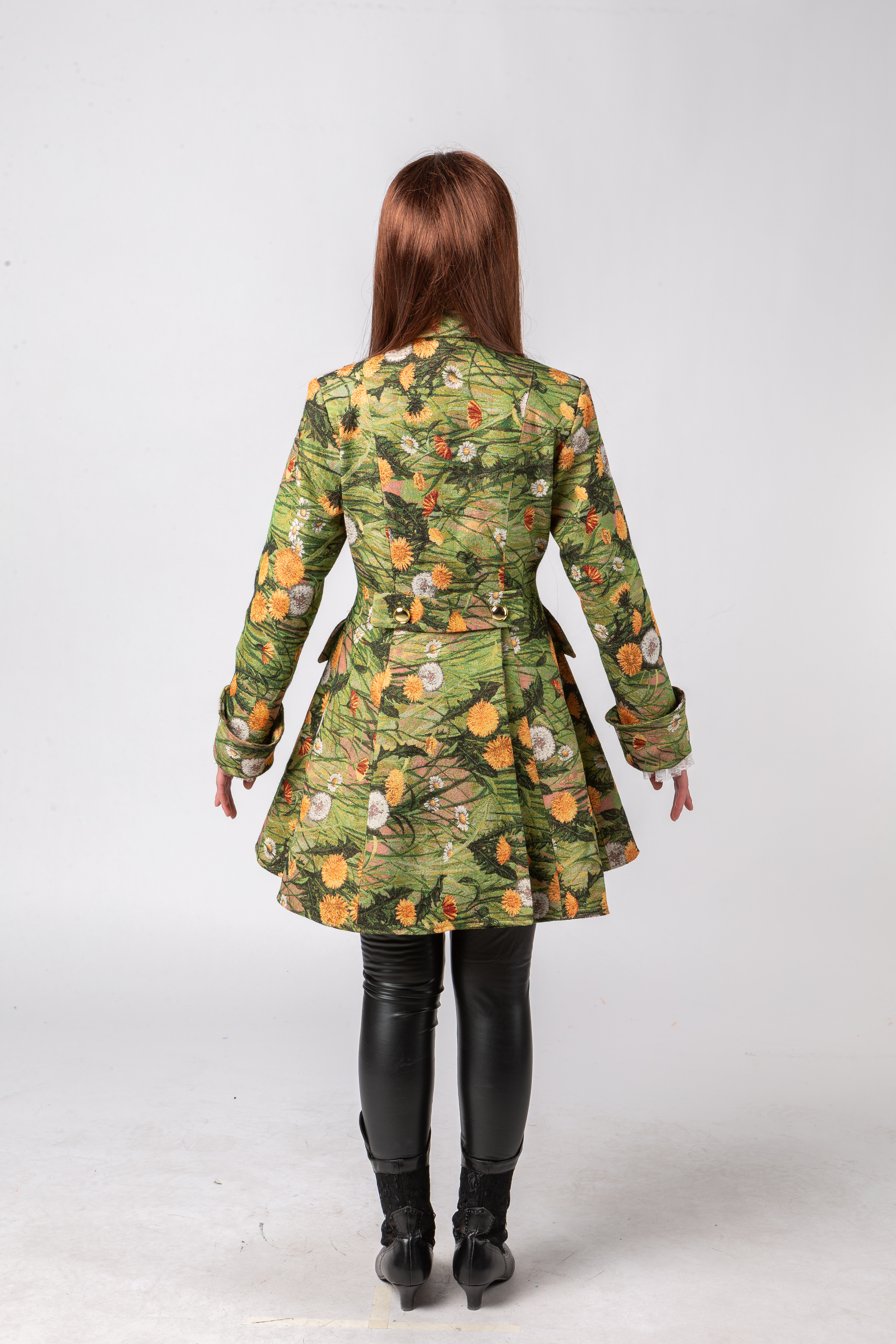 "Blooming" coat