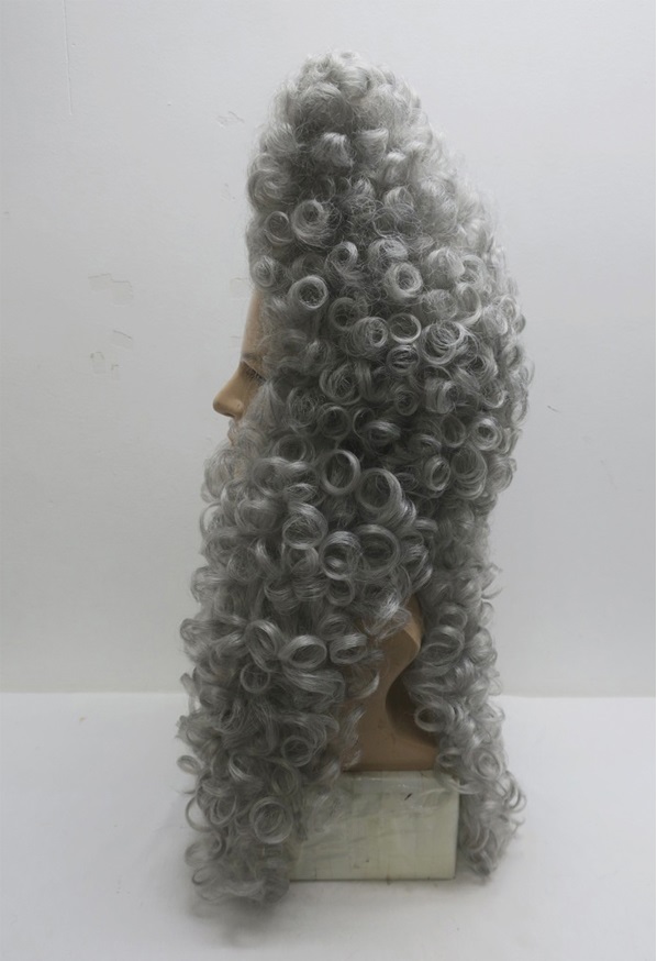 High allonge wig, mottled gray