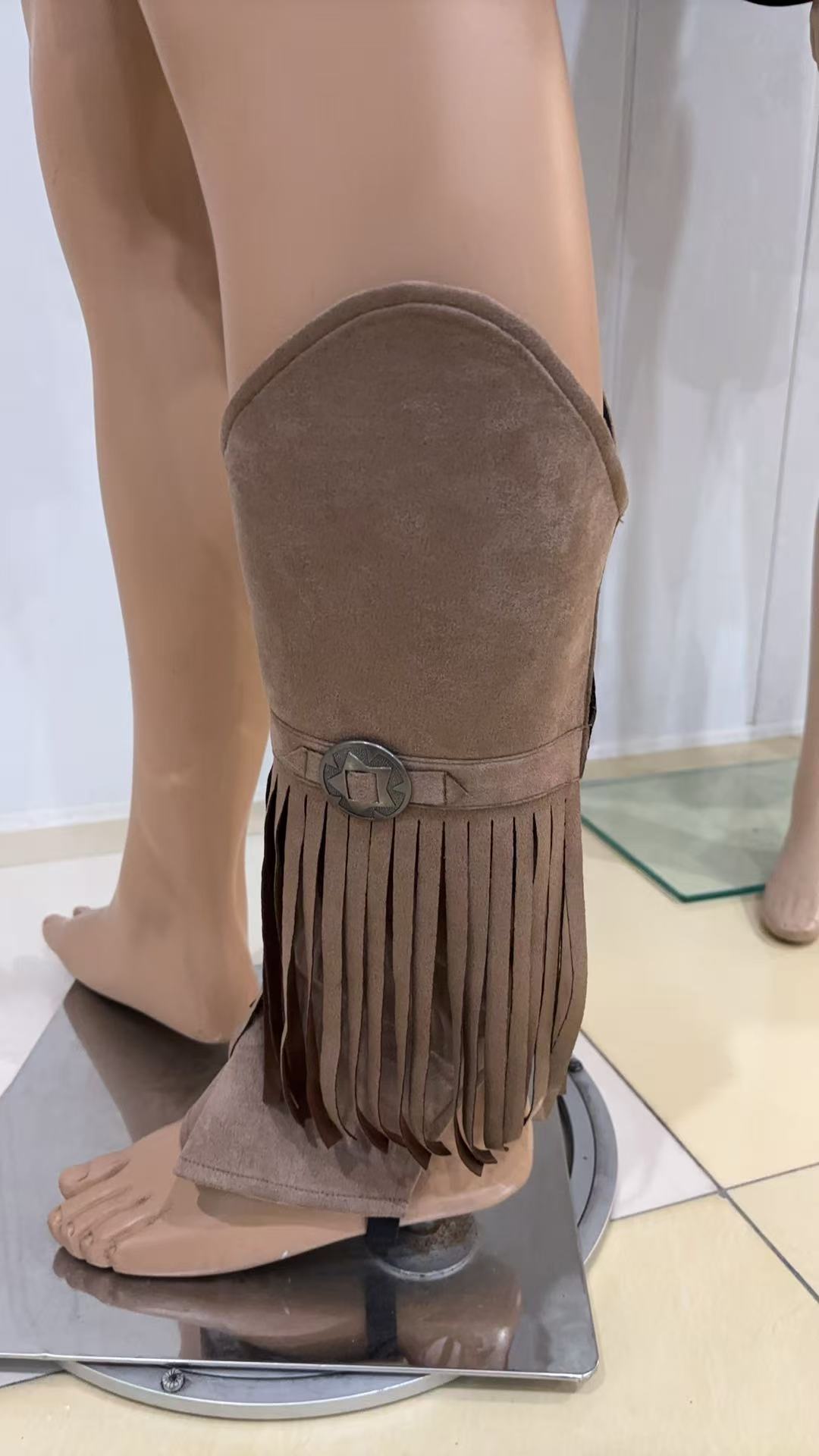 Cowboy gauntlet 