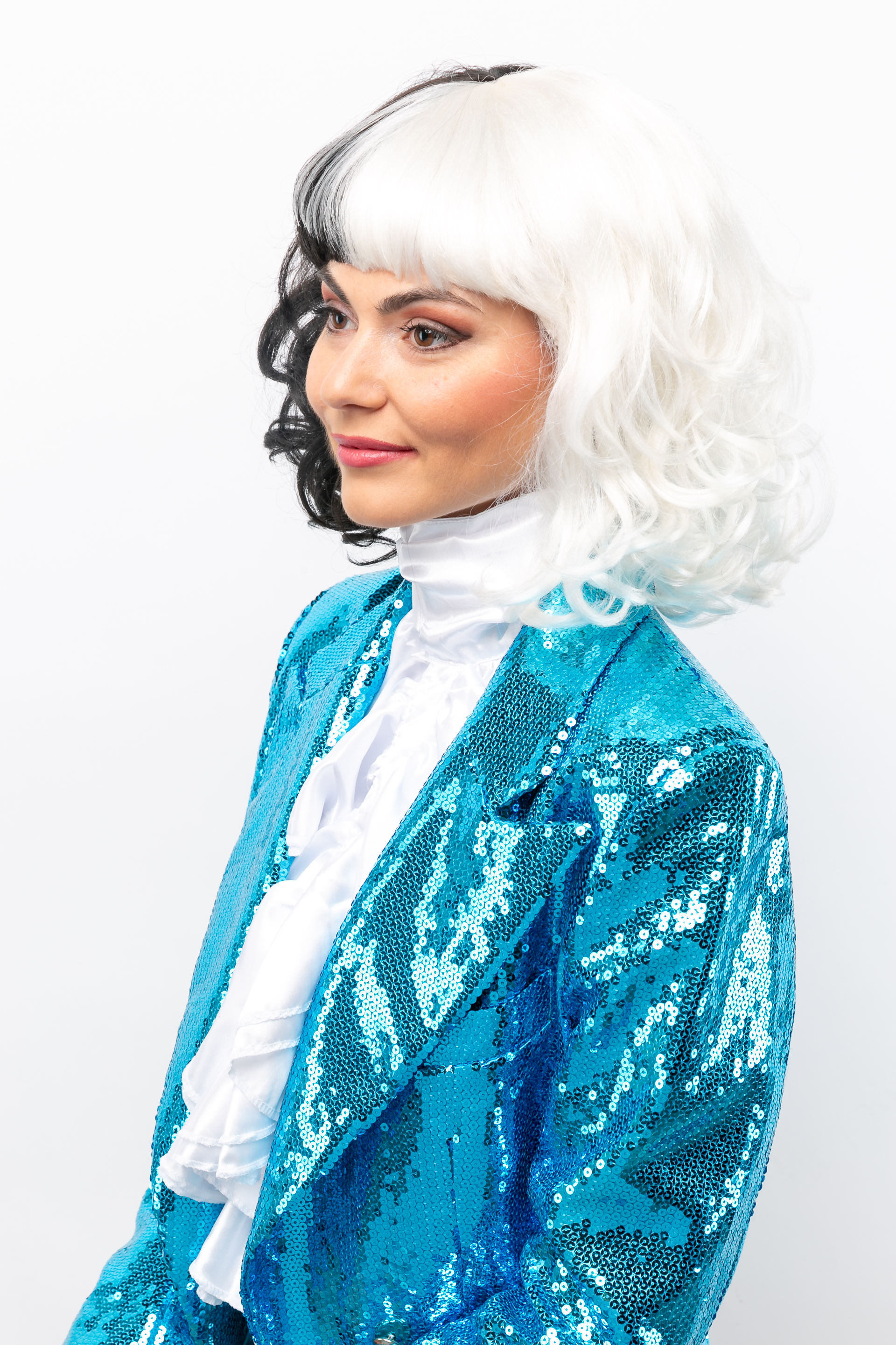 Perruque Cruella, noir/blanc