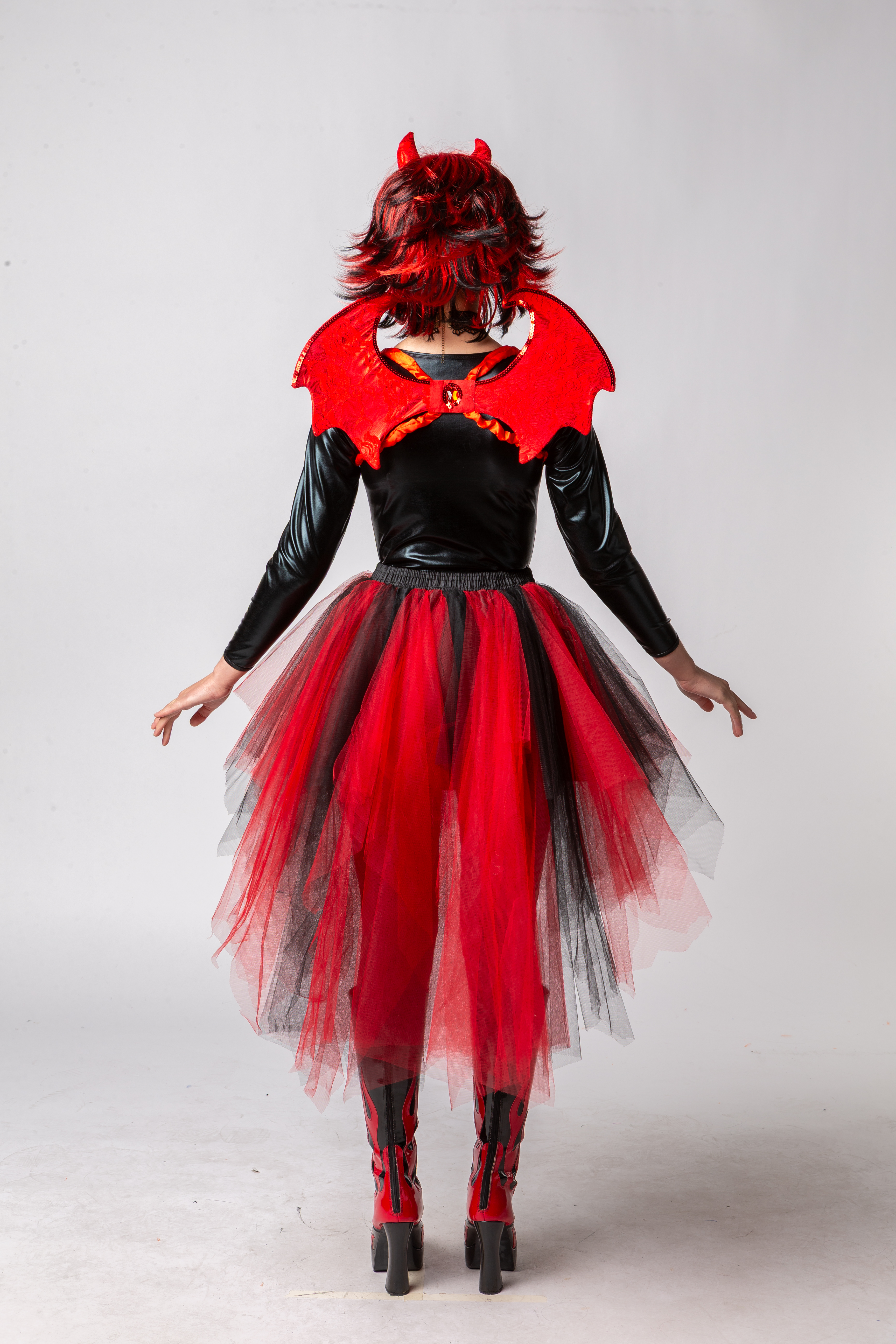 tutu vokuhila, rouge-noir