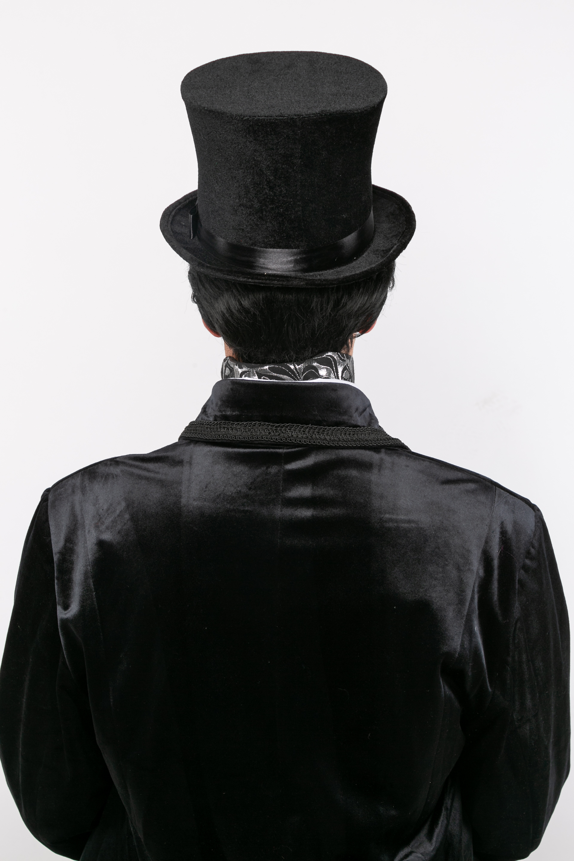 Chapeau en velours noir - hauteur 15,5 cm