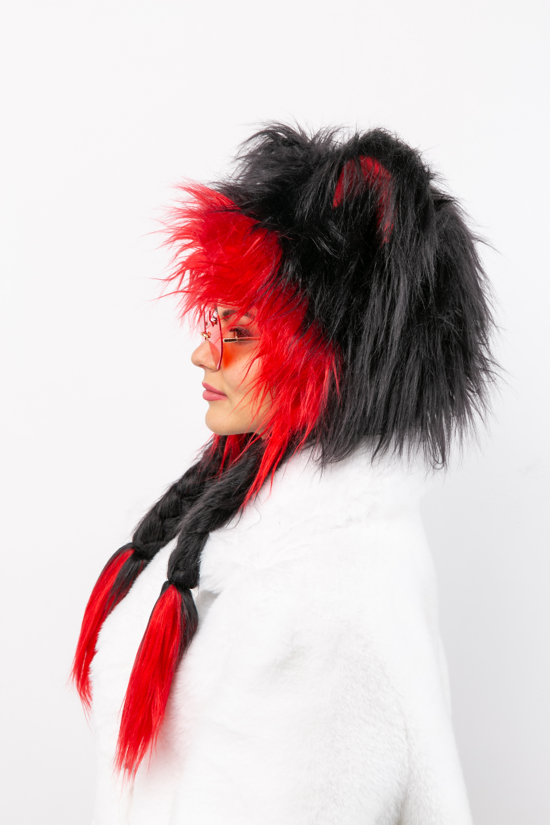 Bonnet en peluche hirsute, diable